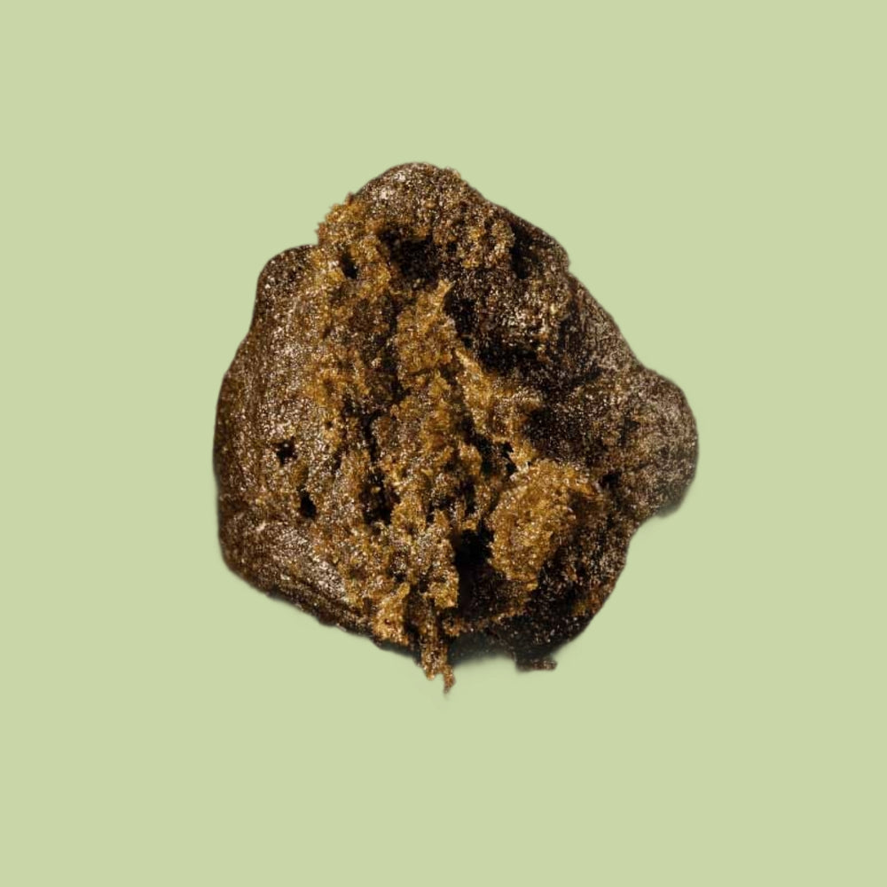 Mango Cooler es un hash CBD compacto y aromático, con notas naturales de sándalo, mango y uva macerada. Inspirado en OG Kush, ofrece 10% de CBD y una experiencia sensorial suave y equilibrada. 100% legal.