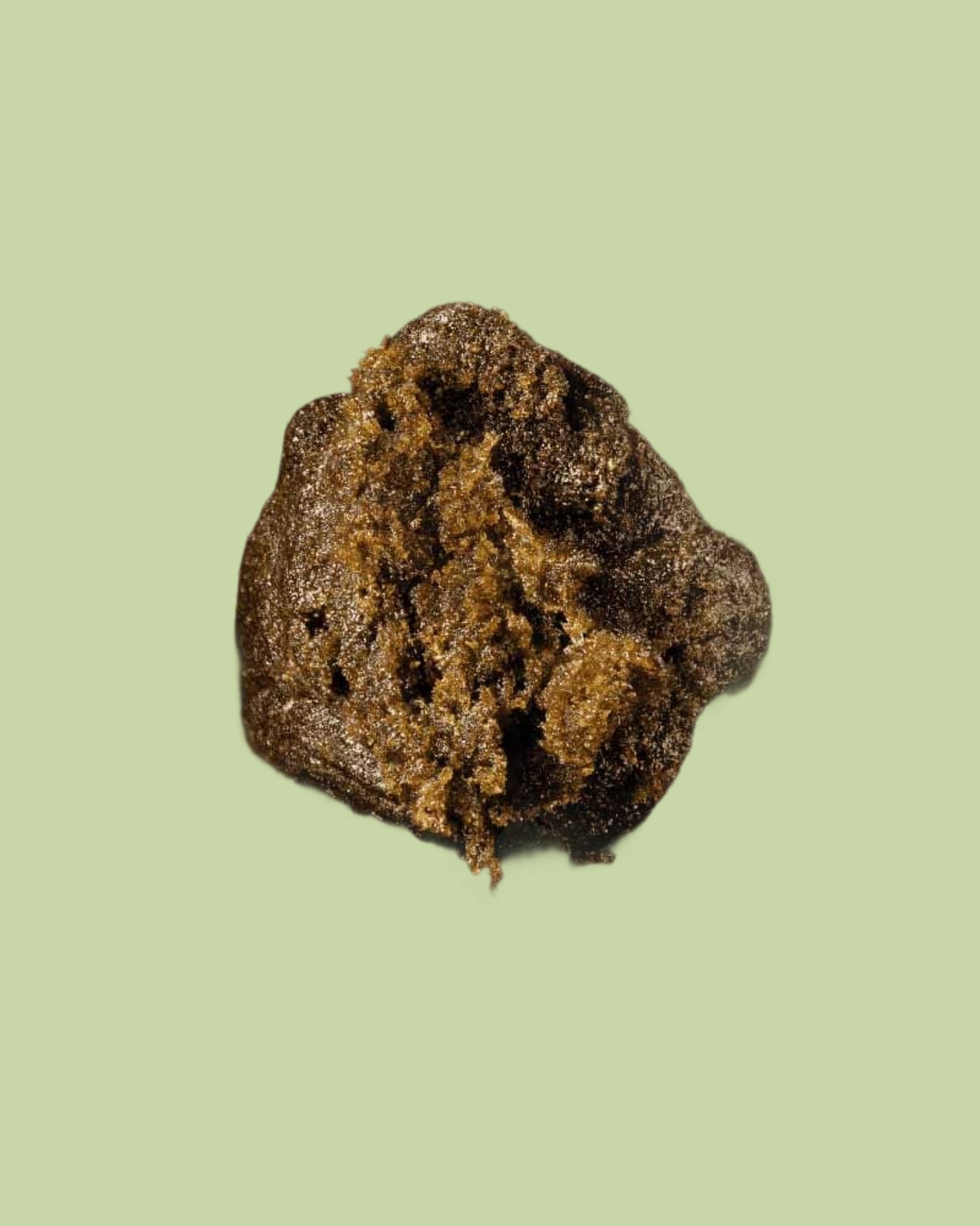 Mango Cooler es un hash CBD compacto y aromático, con notas naturales de sándalo, mango y uva macerada. Inspirado en OG Kush, ofrece 10% de CBD y una experiencia sensorial suave y equilibrada. 100% legal.